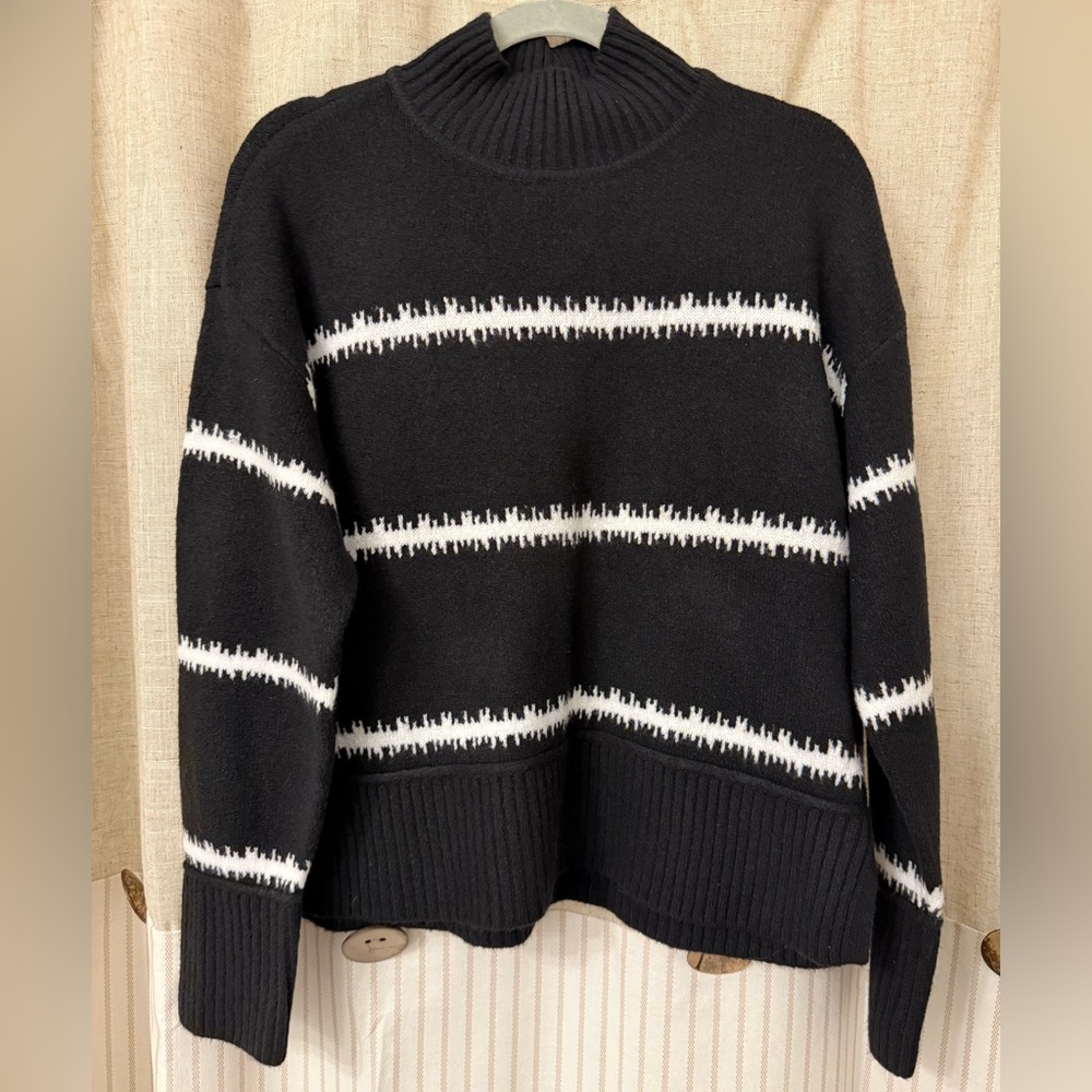 Nine West Black and White Patterned Turtleneck Sweater